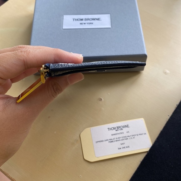 THOM BROWNE Navy Sky Icons Zip Card Wallet - Picture 11 of 13